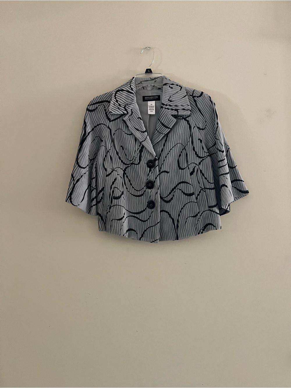 Jones New York metallic Silver, Black 3/4 Bell Sleeve Cropped Formal Jacket